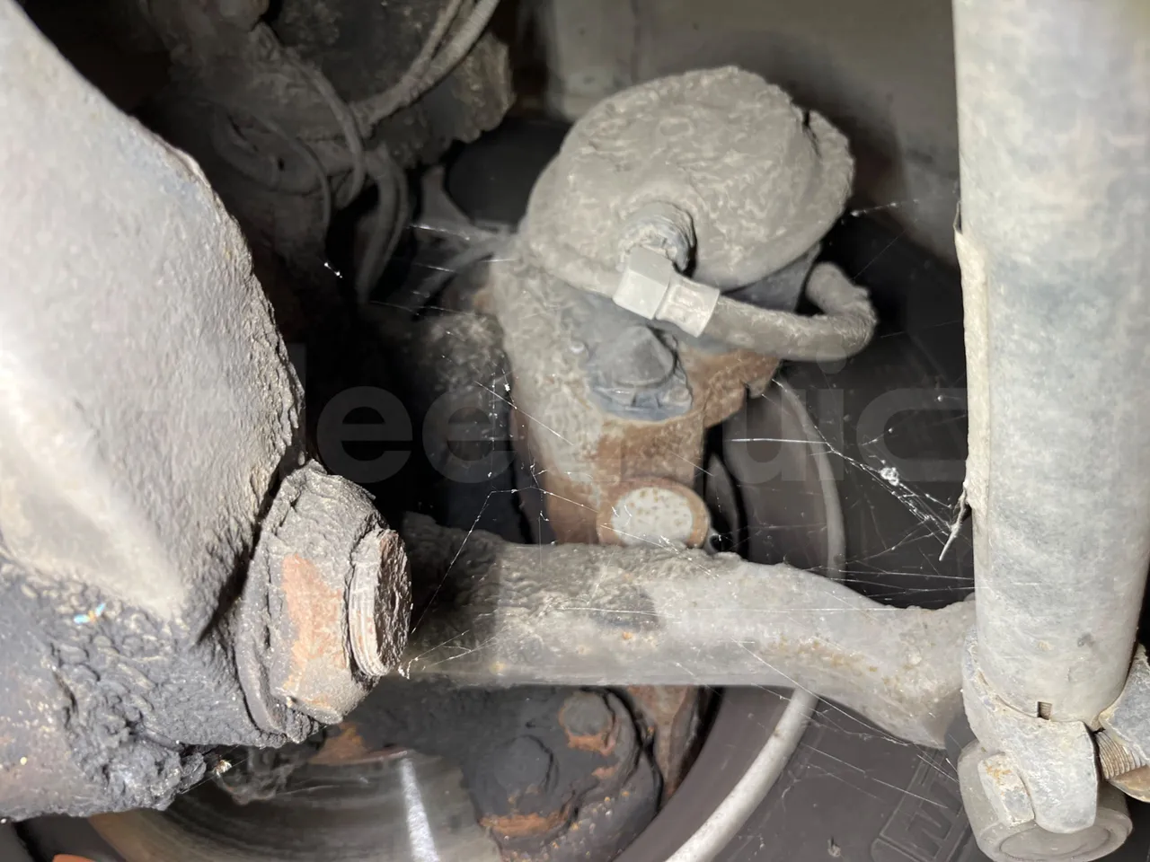 Mercedes-Benz Citaro O 530 628.02 - EUR5 - 210kW - 11.95m - front brake calipers left