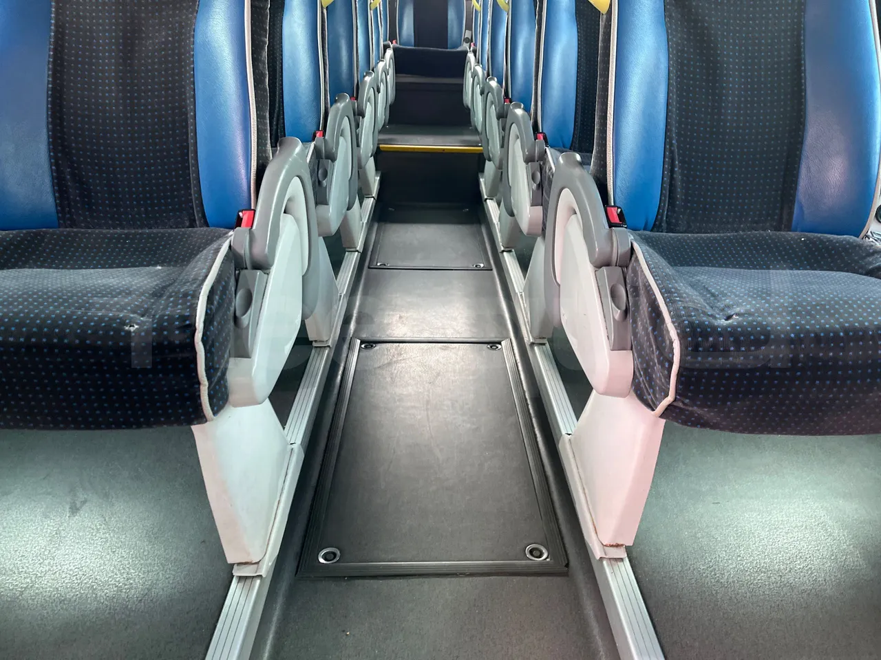 Scania Irizar i4H 11.48 - Euro6 - 302kW - 11.480mt - floor hatches photo