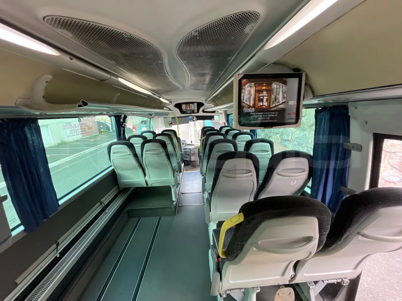 Scania Irizar i4H 11.48 - Euro6 - 302kW - 11.480mt - forward view middle aisle