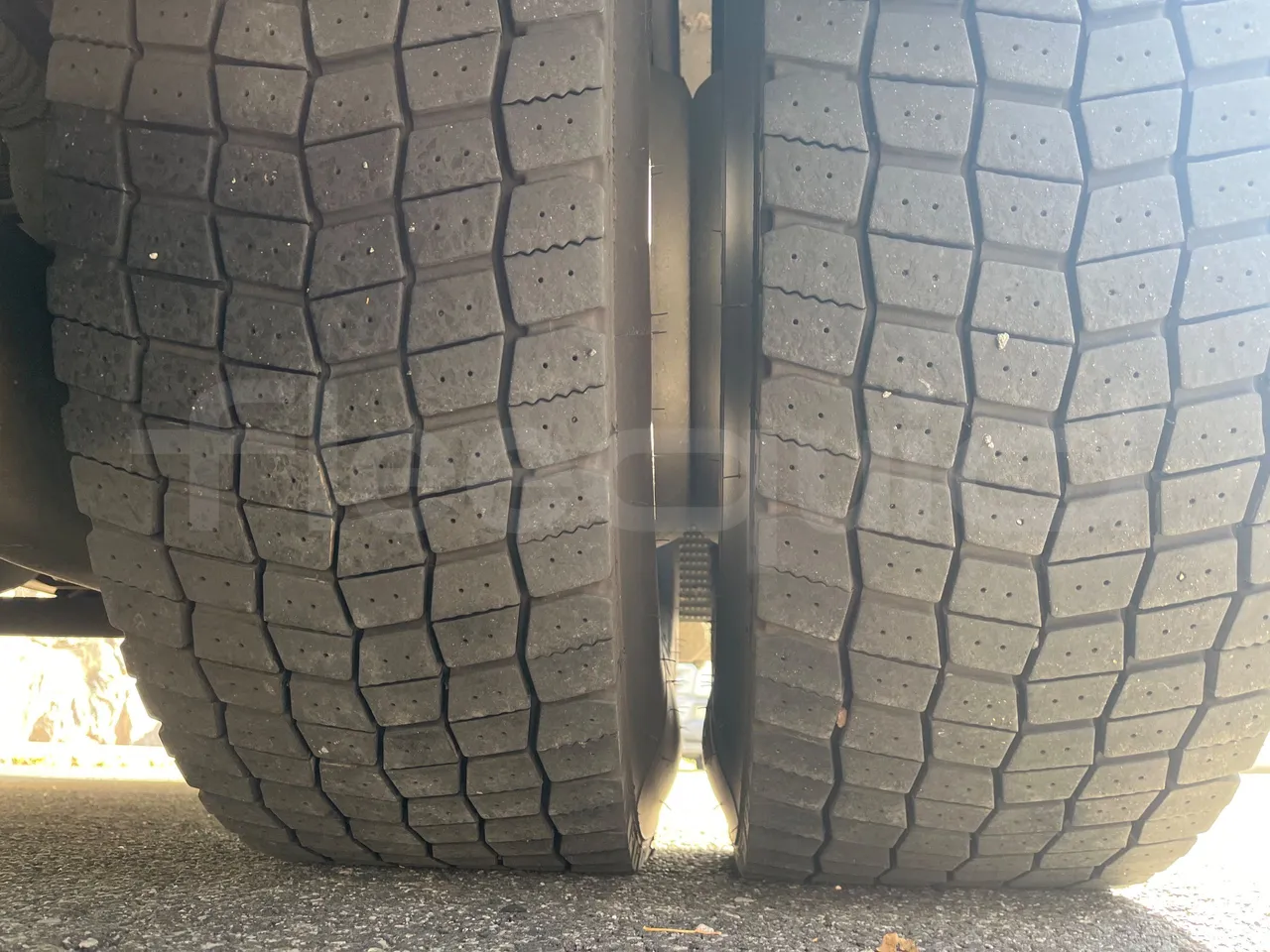 Scania Irizar i4H 11.48 - Euro6 - 302kW - 11.480mt - tread condition second axle tires left