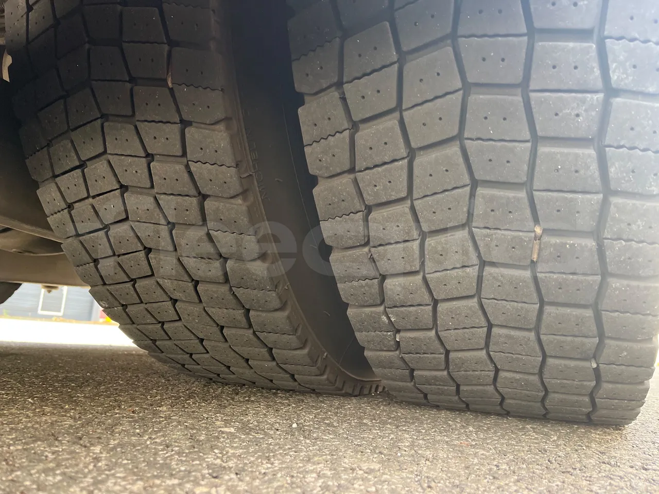 Scania Irizar i4H 11.48 - Euro6 - 302kW - 11.480mt - tread condition second axle tires right