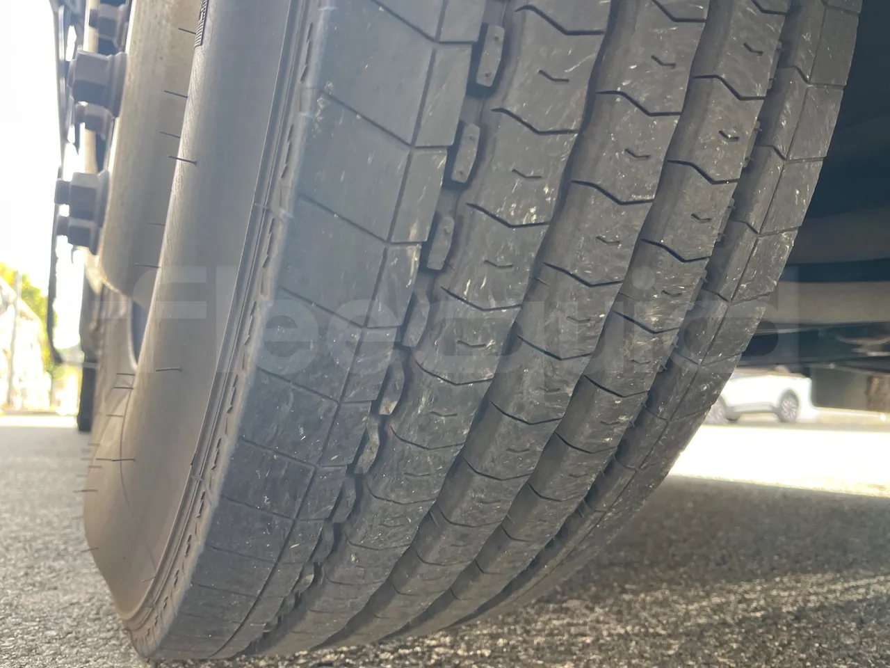 Scania Irizar i4H 11.48 - Euro6 - 302kW - 11.480mt - tread condition third axle tires left