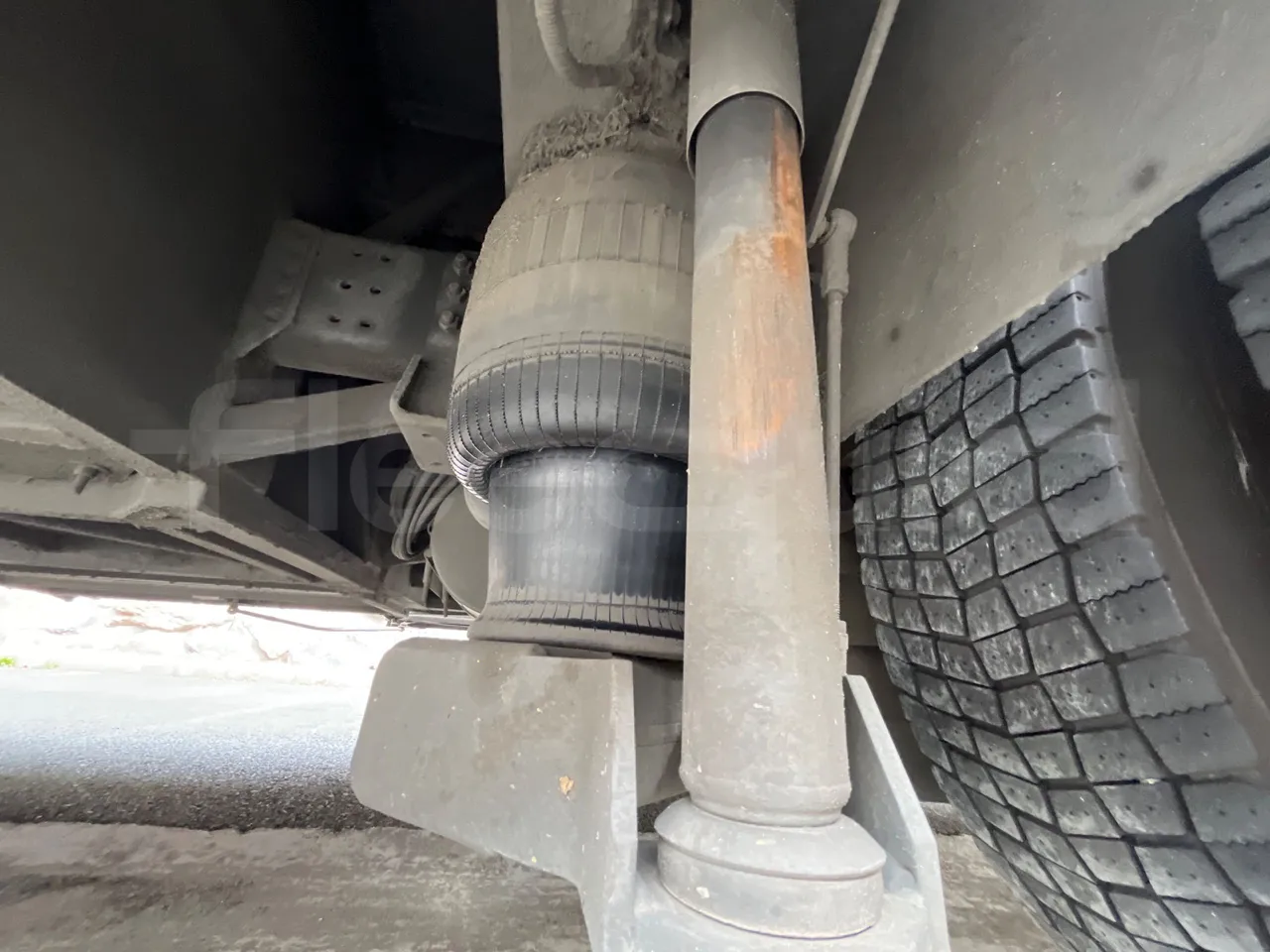 Scania Irizar i4H 11.48 - Euro6 - 302kW - 11.480mt - axle 2 shock absorbers 1 right