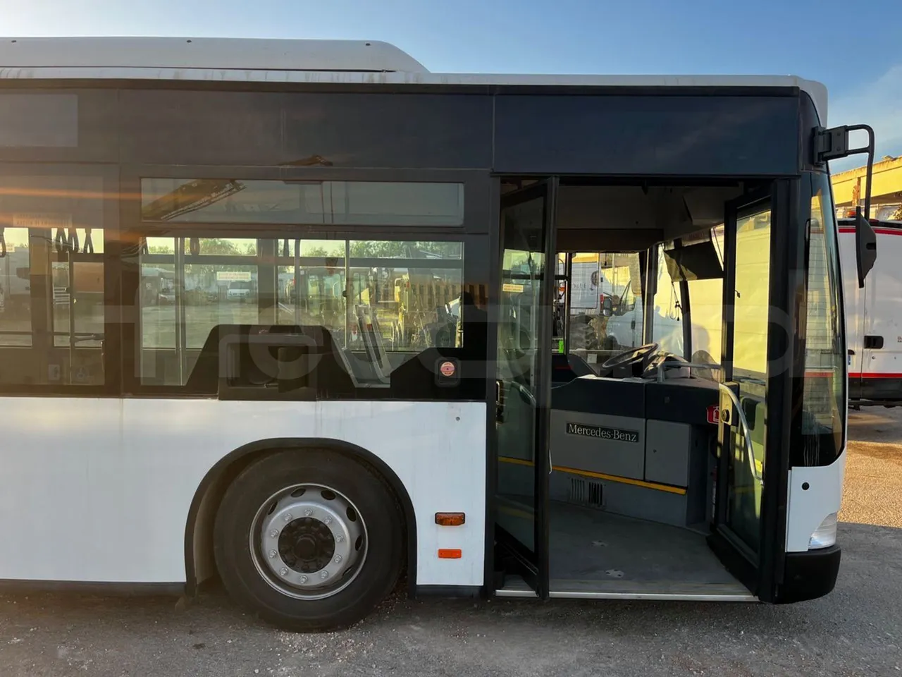 Mercedes-Benz Citaro O 530 - EUR3 - 220kW - 12.000m - front door 1 open