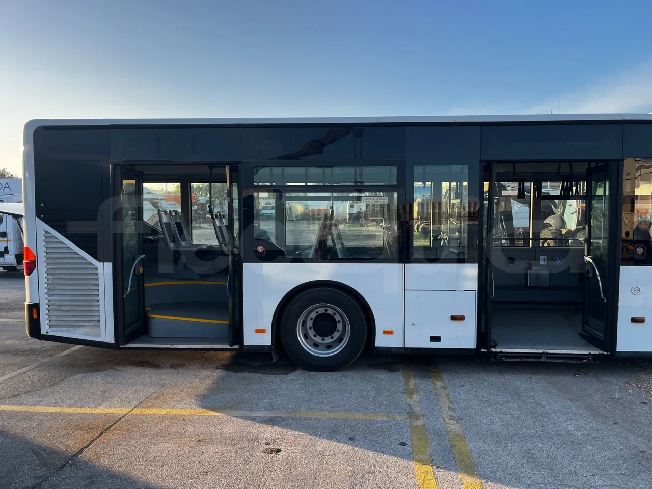 Mercedes-Benz Citaro O 530 - EUR3 - 220kW - 12.000m - front door 3 open