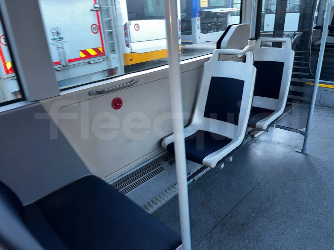 Mercedes-Benz Citaro O 530 - EUR3 - 220kW - 12.000m - disabled area photo