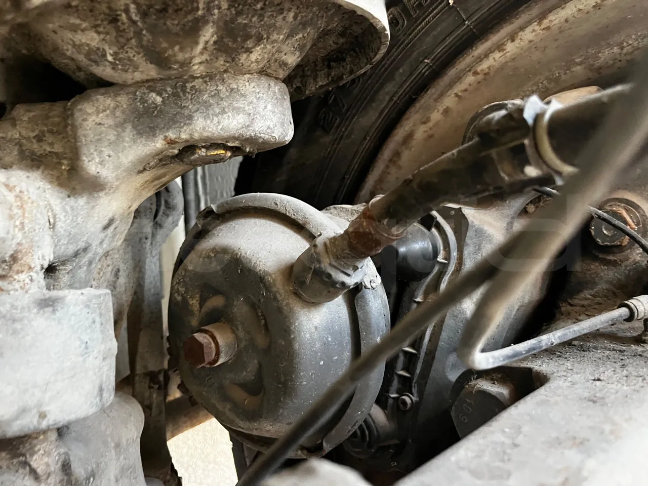 Mercedes-Benz Citaro O 530 - EUR3 - 220kW - 12.000m - front brake calipers left