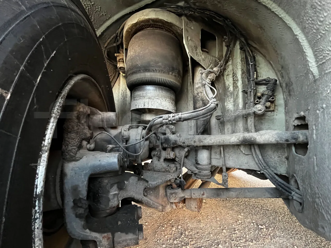 Mercedes-Benz Citaro O 530 - EUR3 - 220kW - 12.000m - front shock absorbers left