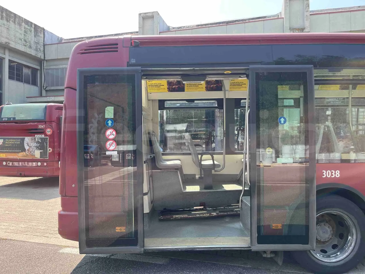 Iveco Citelis - Third Door Open
