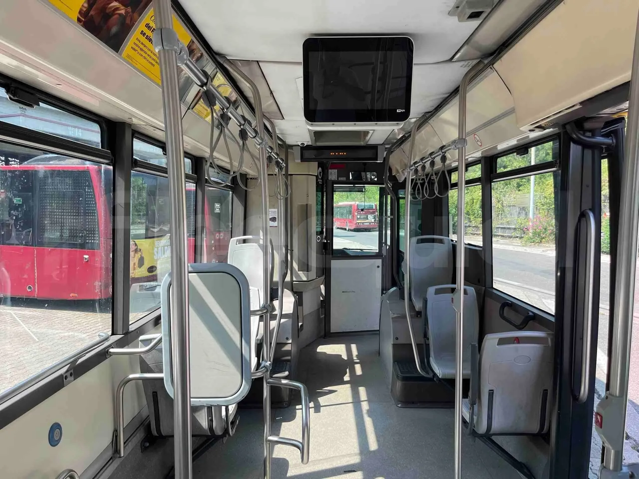 Iveco Citelis - Forward Seats From Middle Position