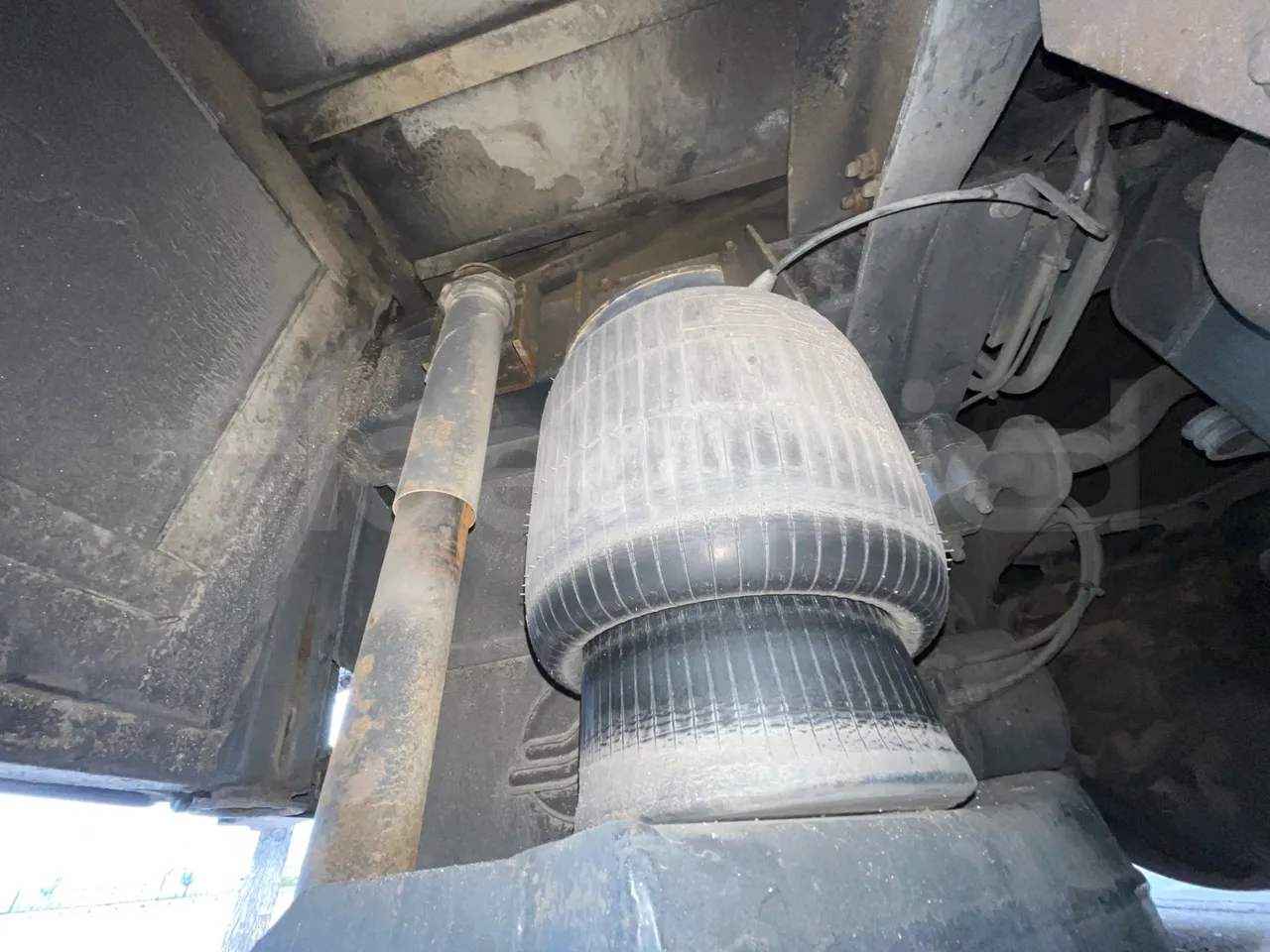 Scania 114B4X2 K114IB4X2 - Euro4 - 280kW - 12mt - axel 2 air springs 1 left