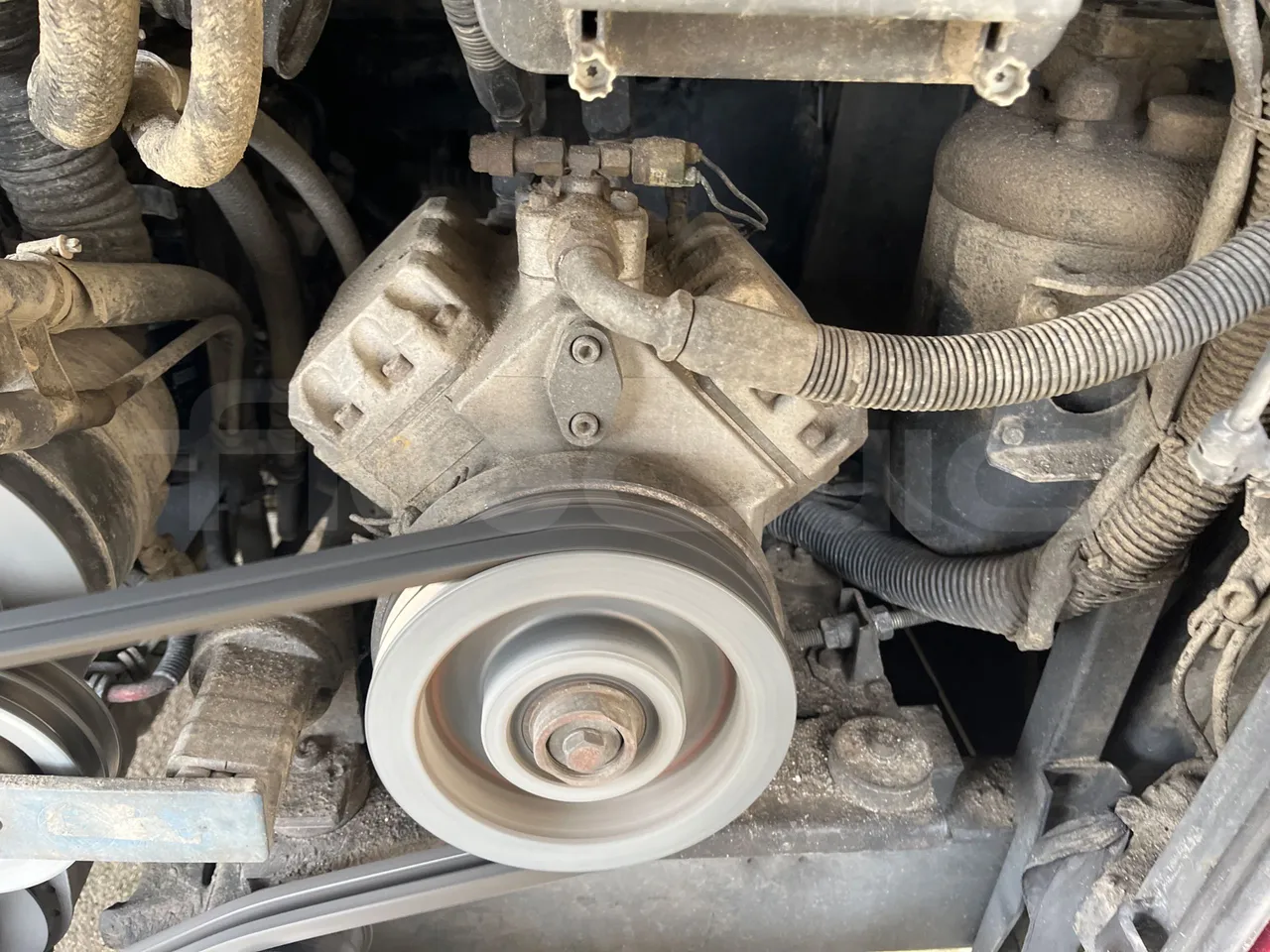 Scania 114B4X2 K114IB4X2 - Euro4 - 280kW - 12mt - air conditioning compressor