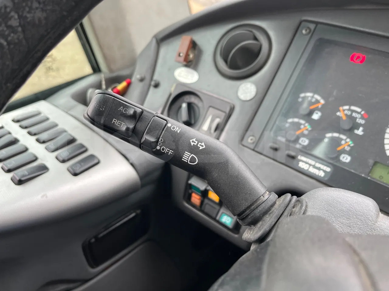 Scania 114B4X2 K114IB4X2 - Euro4 - 280kW - 12mt - handrails photo