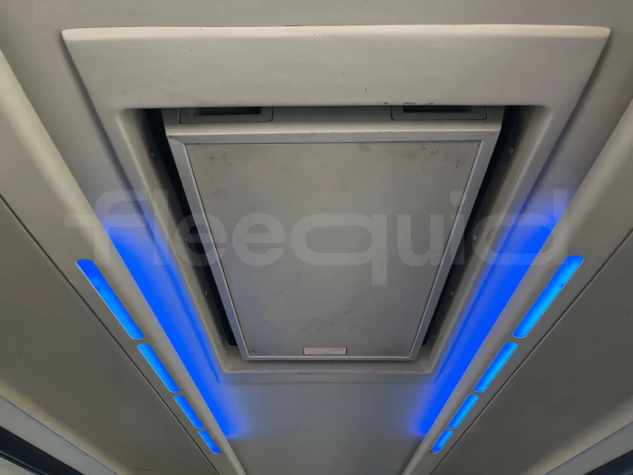 Scania 114B4X2 K114IB4X2 - Euro4 - 280kW - 12mt - roof hatch 1