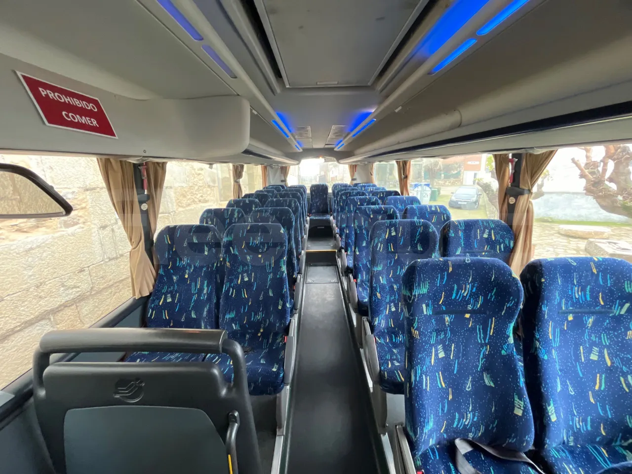 Scania 114B4X2 K114IB4X2 - Euro4 - 280kW - 12mt - reverse view middle aisle