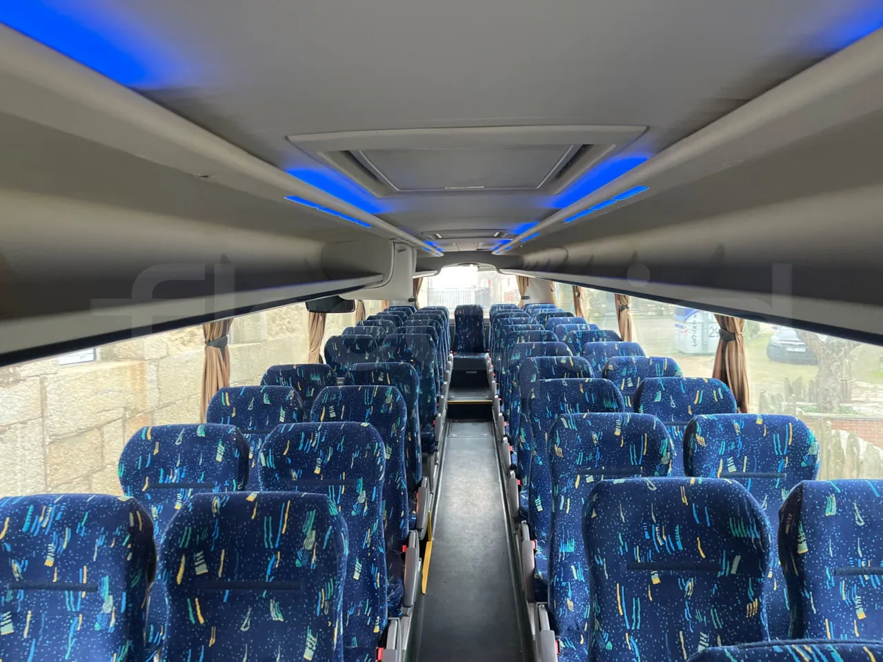 Scania 114B4X2 K114IB4X2 - Euro4 - 280kW - 12mt - overhead compartments photo