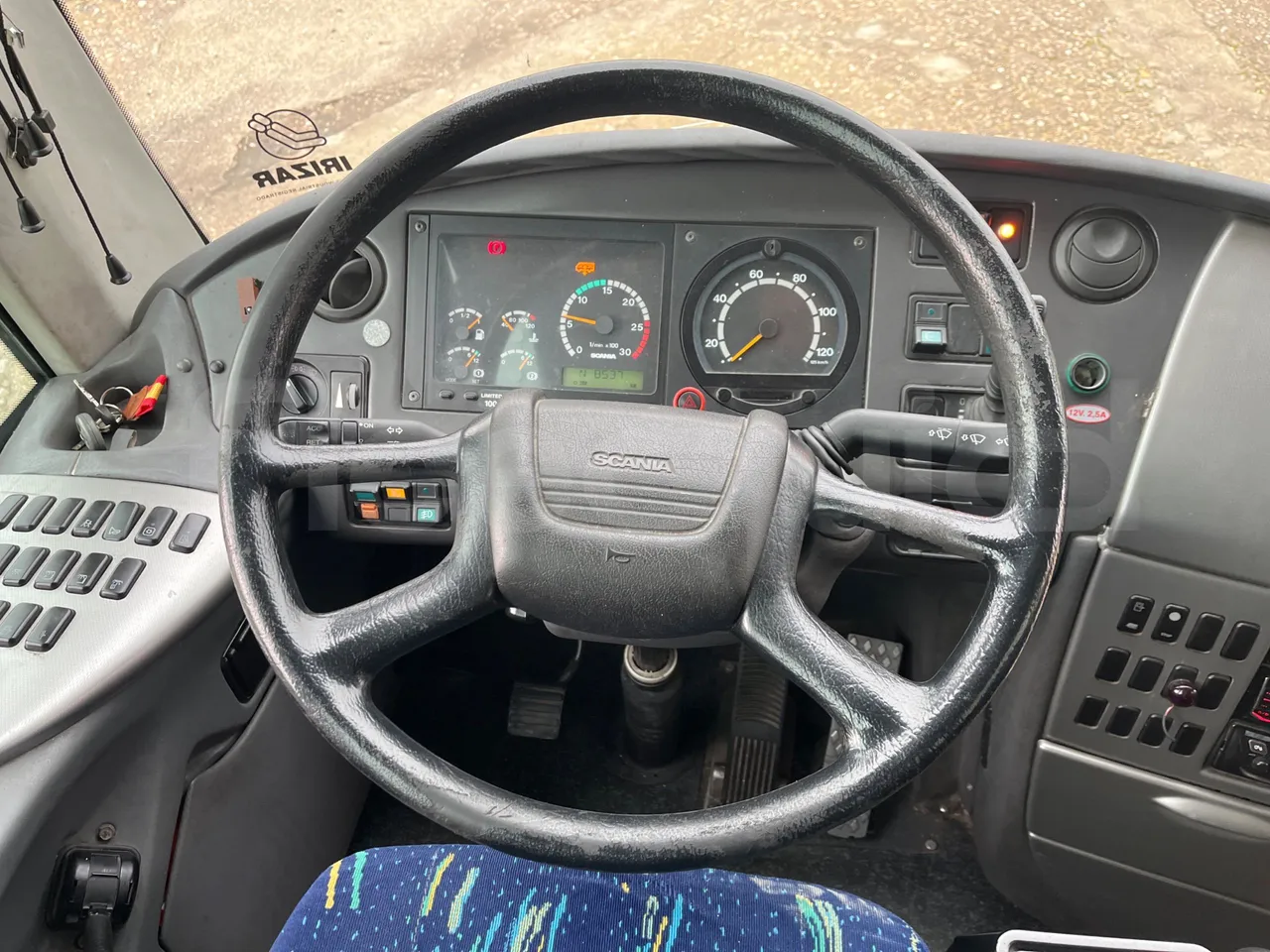 Scania 114B4X2 K114IB4X2 - Euro4 - 280kW - 12mt - steering wheel photo