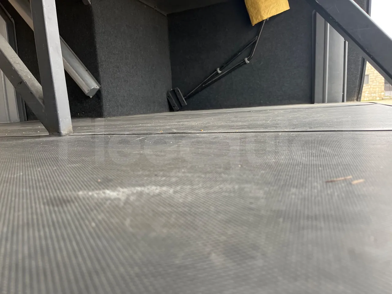 Scania 114B4X2 K114IB4X2 - Euro4 - 280kW - 12mt - under carpet photo