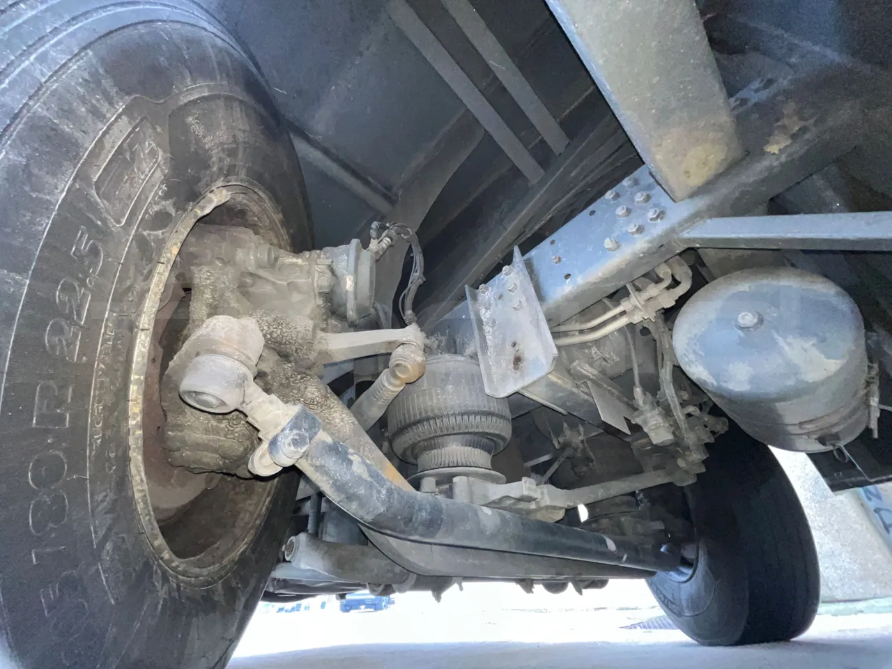 Scania 114B4X2 K114IB4X2 - Euro4 - 280kW - 12mt - front axle right side