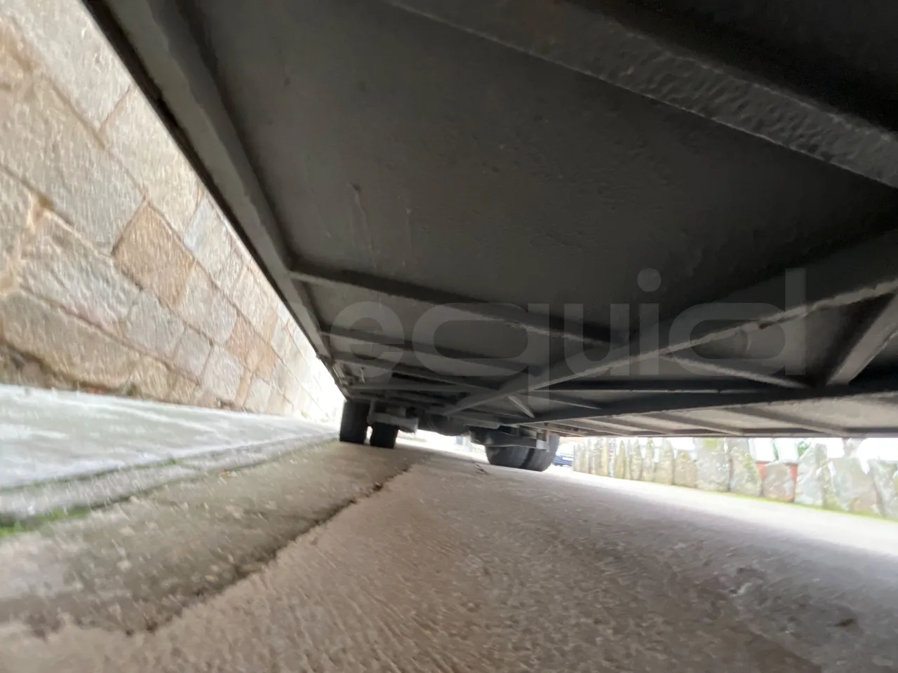 Scania 114B4X2 K114IB4X2 - Euro4 - 280kW - 12mt - central undercarriage photo