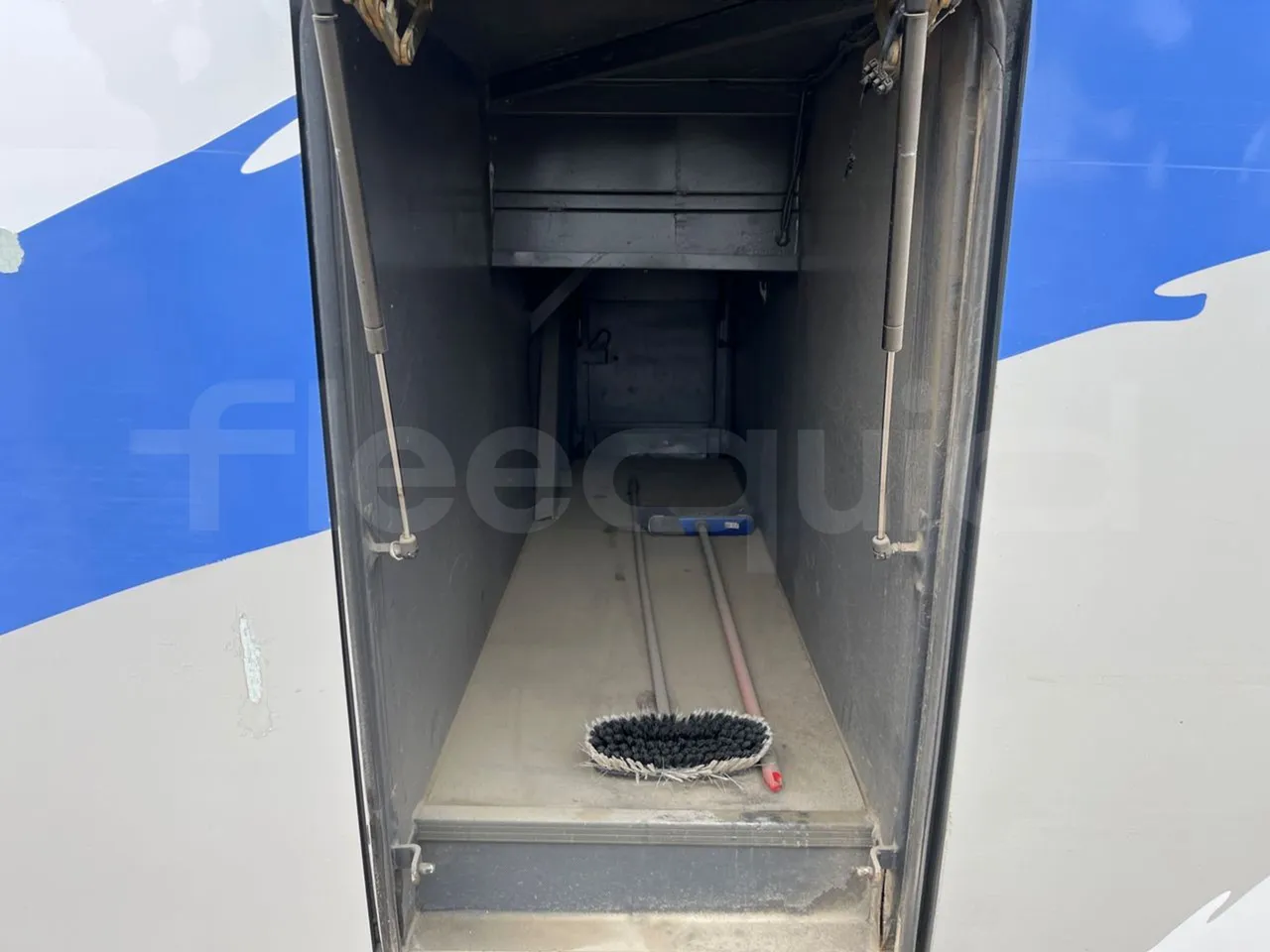 Scania 114B4X2 K114IB4X2 - Euro4 - 280kW - 12mt - turntable external (18m)