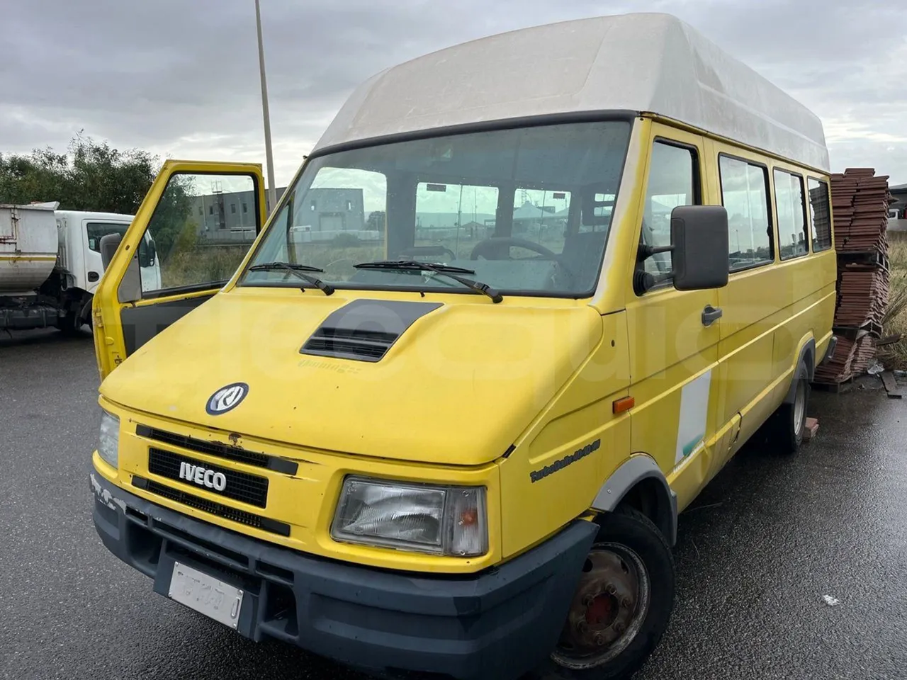 Iveco Turbo Daily A40E10 31 - EUR2 - 76kW - 5.970m - 3/4 front left