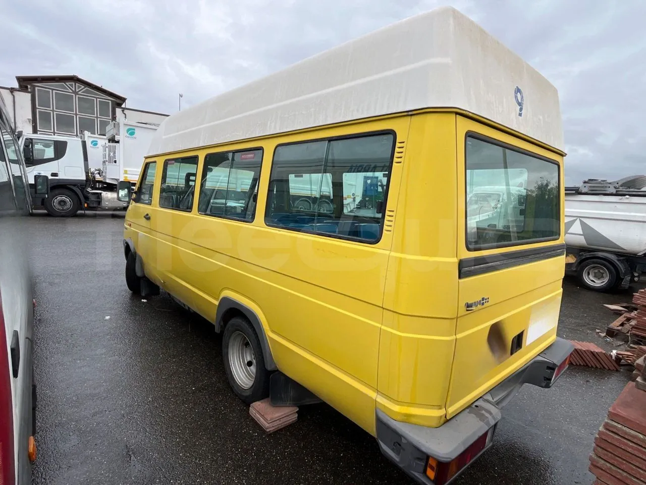 Iveco Turbo Daily A40E10 31 - EUR2 - 76kW - 5.970m - 3/4 left rear side