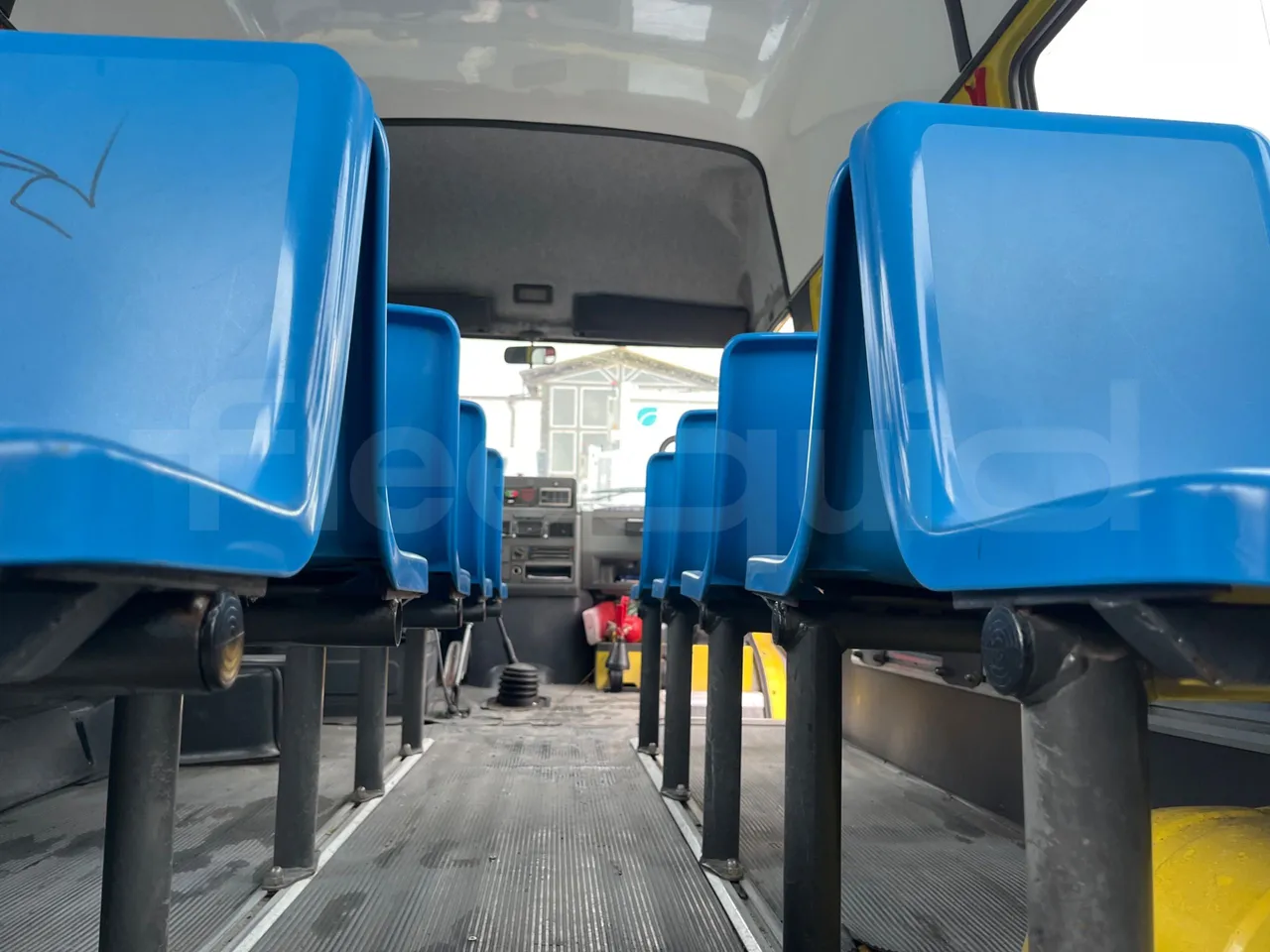 Iveco Turbo Daily A40E10 31 - EUR2 - 76kW - 5.970m - seat brackets photo