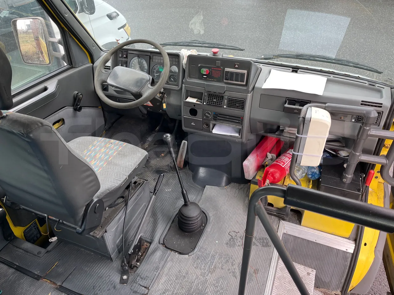 Iveco Turbo Daily A40E10 31 - EUR2 - 76kW - 5.970m - buttons panels on