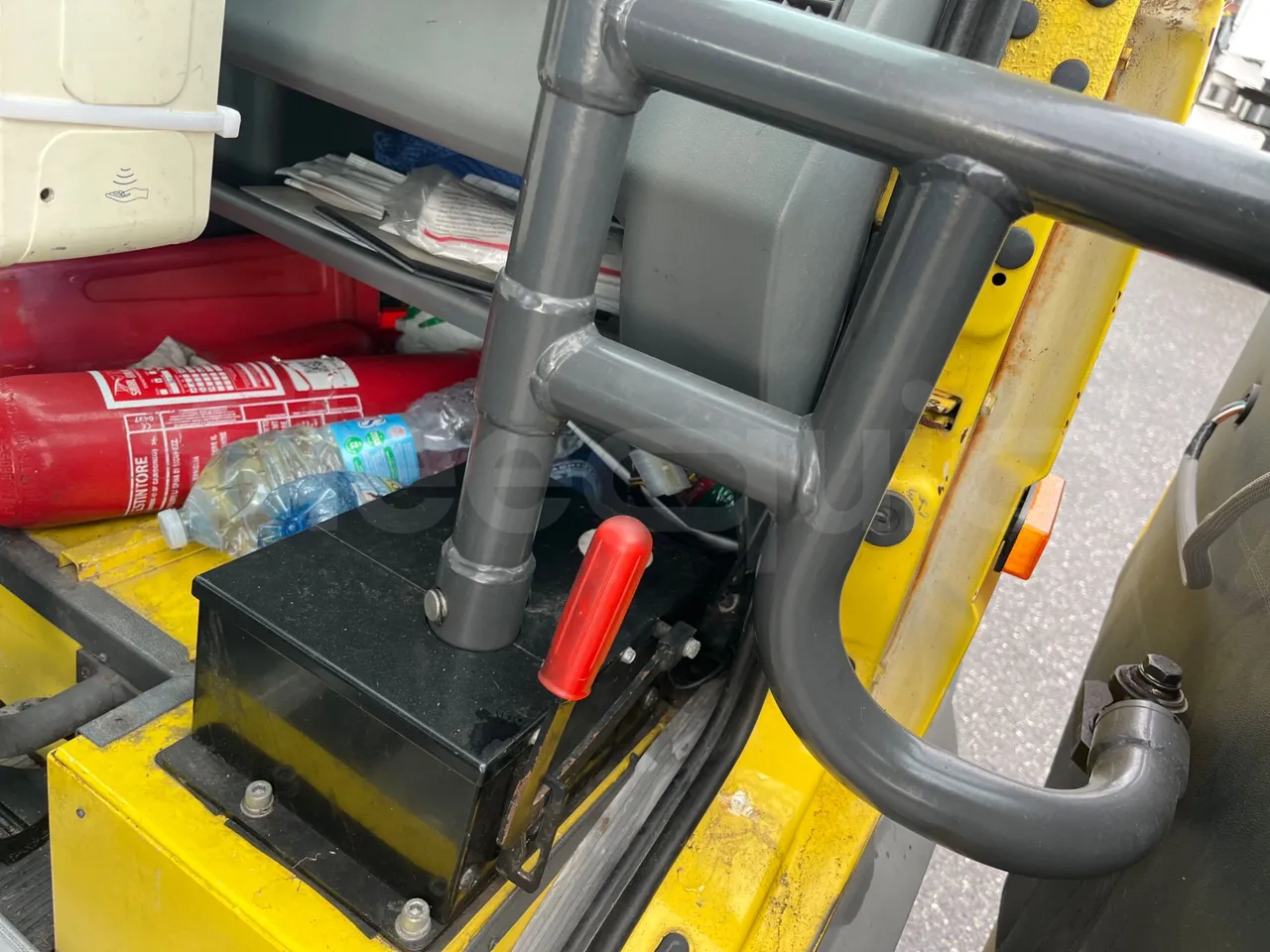 Iveco Turbo Daily A40E10 31 - EUR2 - 76kW - 5.970m - mesh detail photo