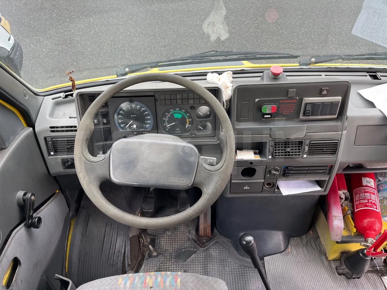 Iveco Turbo Daily A40E10 31 - EUR2 - 76kW - 5.970m - driver's seat photo