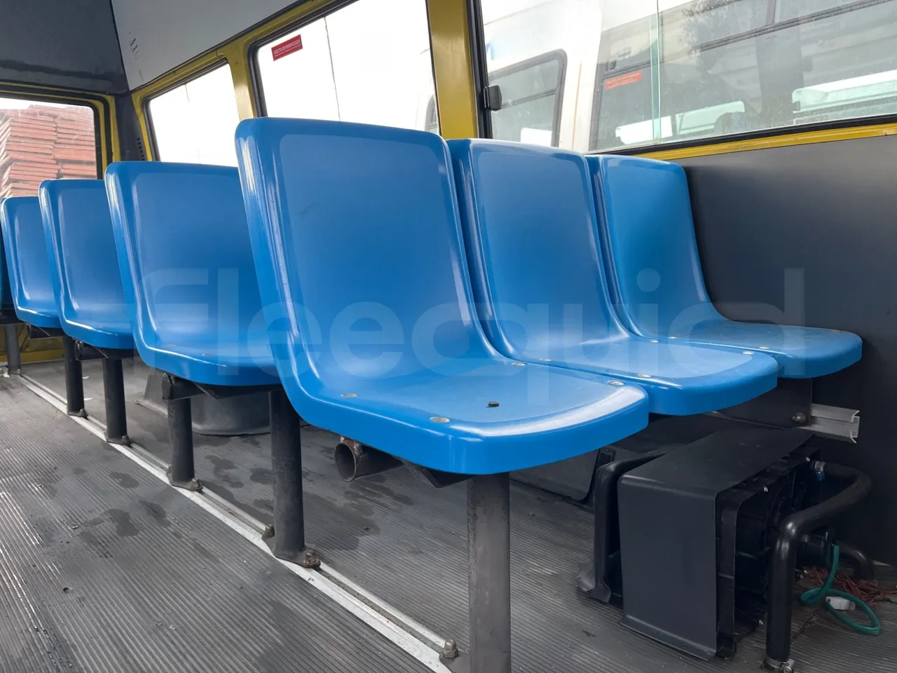 Iveco Turbo Daily A40E10 31 - EUR2 - 76kW - 5.970m - folding seat photo