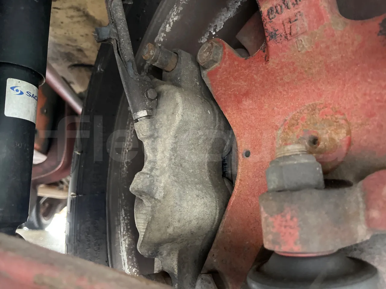 Iveco Turbo Daily A40E10 31 - EUR2 - 76kW - 5.970m - front brake calipers left