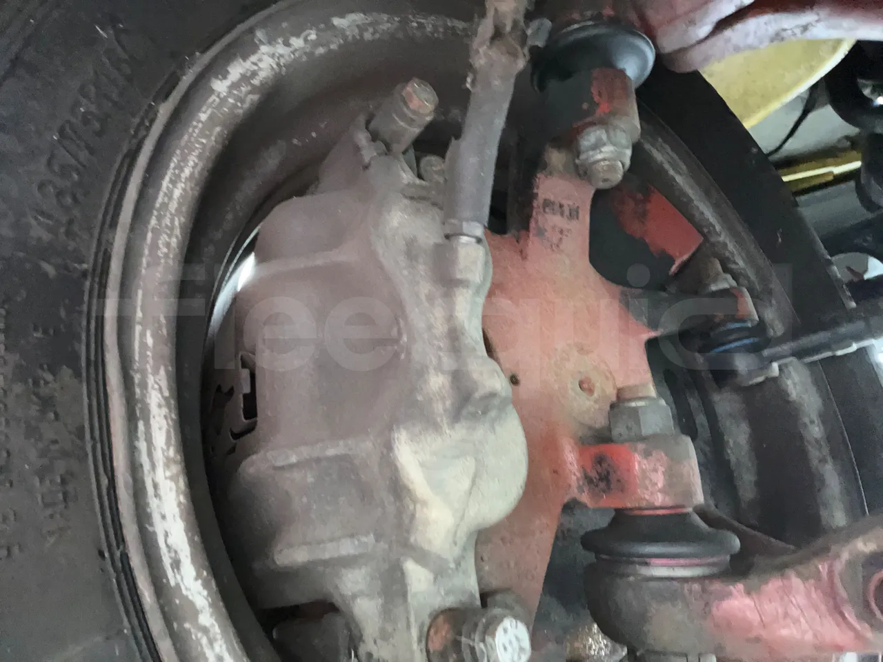 Iveco Turbo Daily A40E10 31 - EUR2 - 76kW - 5.970m - front brake calipers right