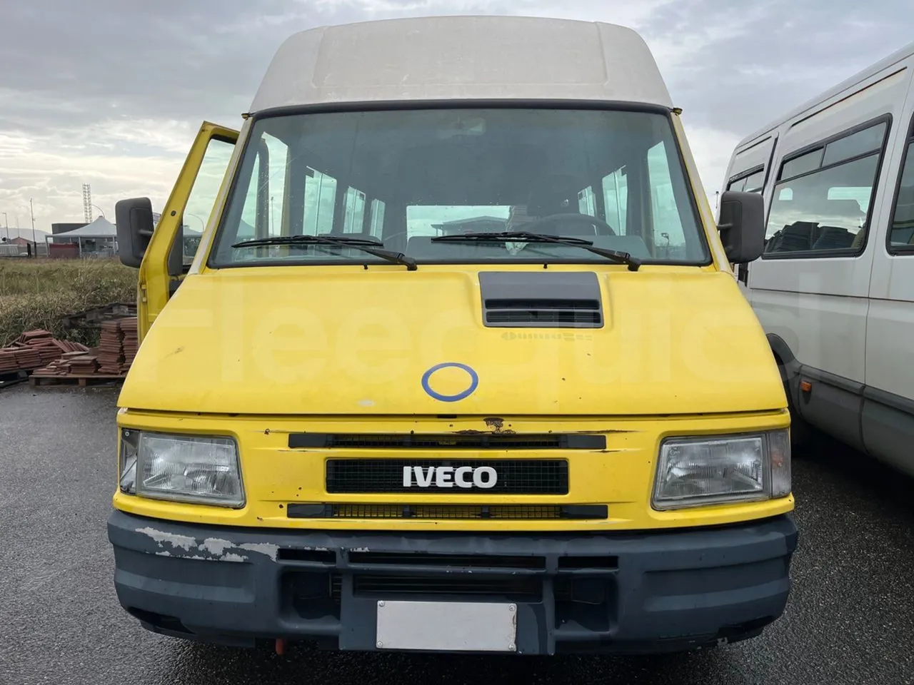 Iveco Turbo Daily A40E10 31 - EUR2 - 76kW - 5.970m - front photo