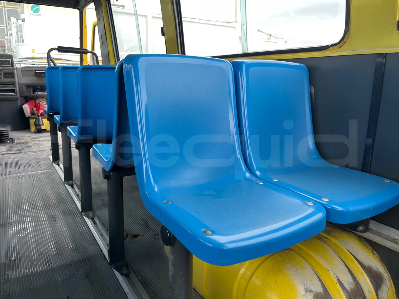 Iveco Turbo Daily A40E10 31 - EUR2 - 76kW - 5.970m - forward view middle aisle