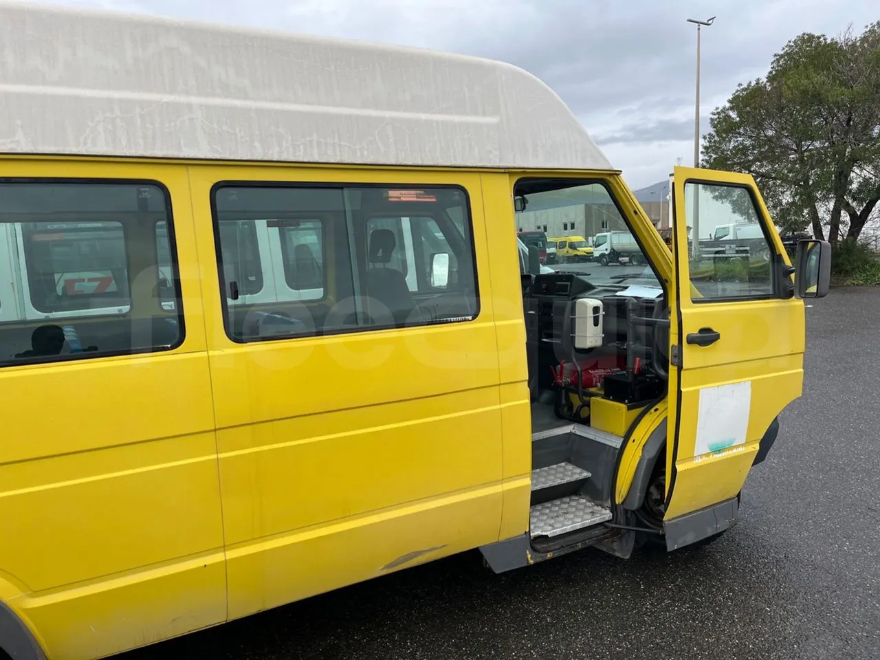 Iveco Turbo Daily A40E10 31 - EUR2 - 76kW - 5.970m - platform open photo