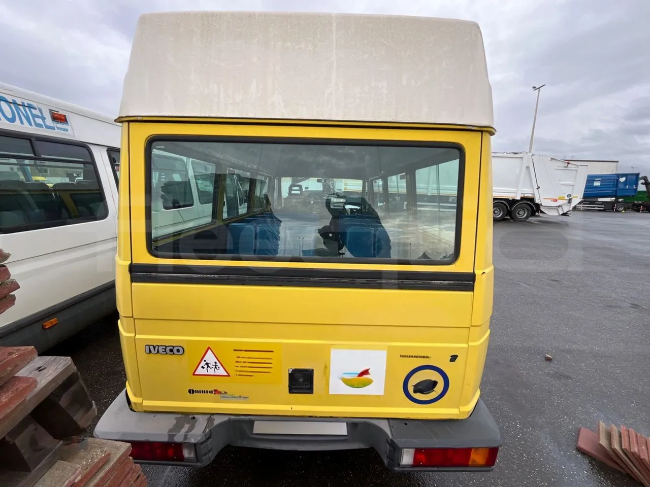 Iveco Turbo Daily A40E10 31 - EUR2 - 76kW - 5.970m - rear hatch closed