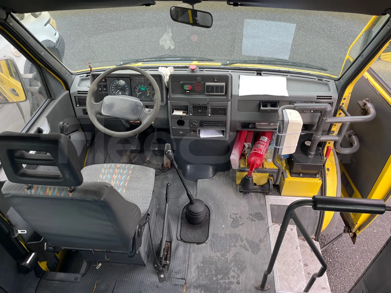 Iveco Turbo Daily A40E10 31 - EUR2 - 76kW - 5.970m - hostess seat photo