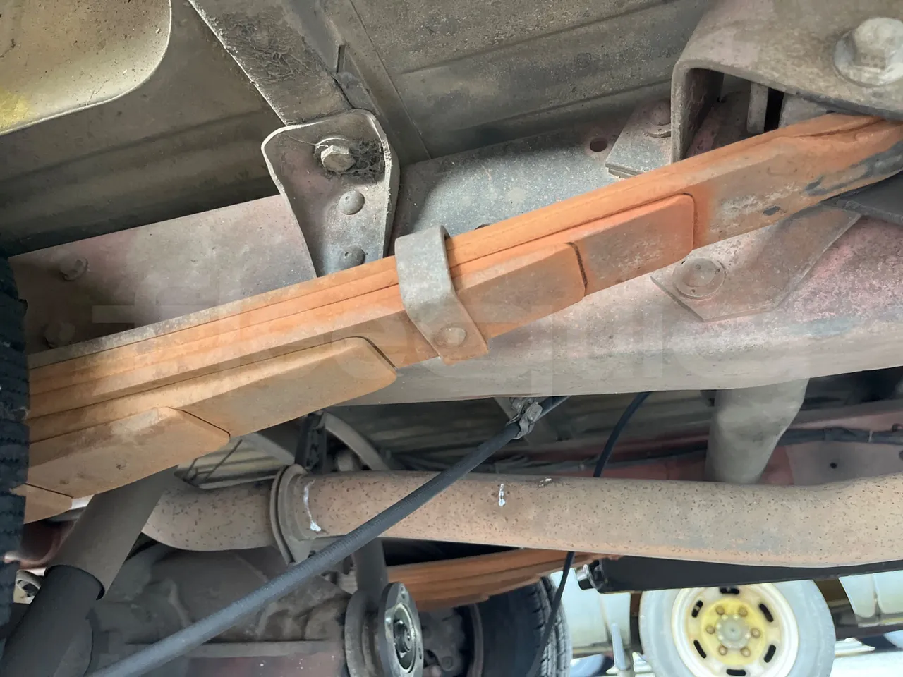 Iveco Turbo Daily A40E10 31 - EUR2 - 76kW - 5.970m - axle 2 shock absorbers 1 right