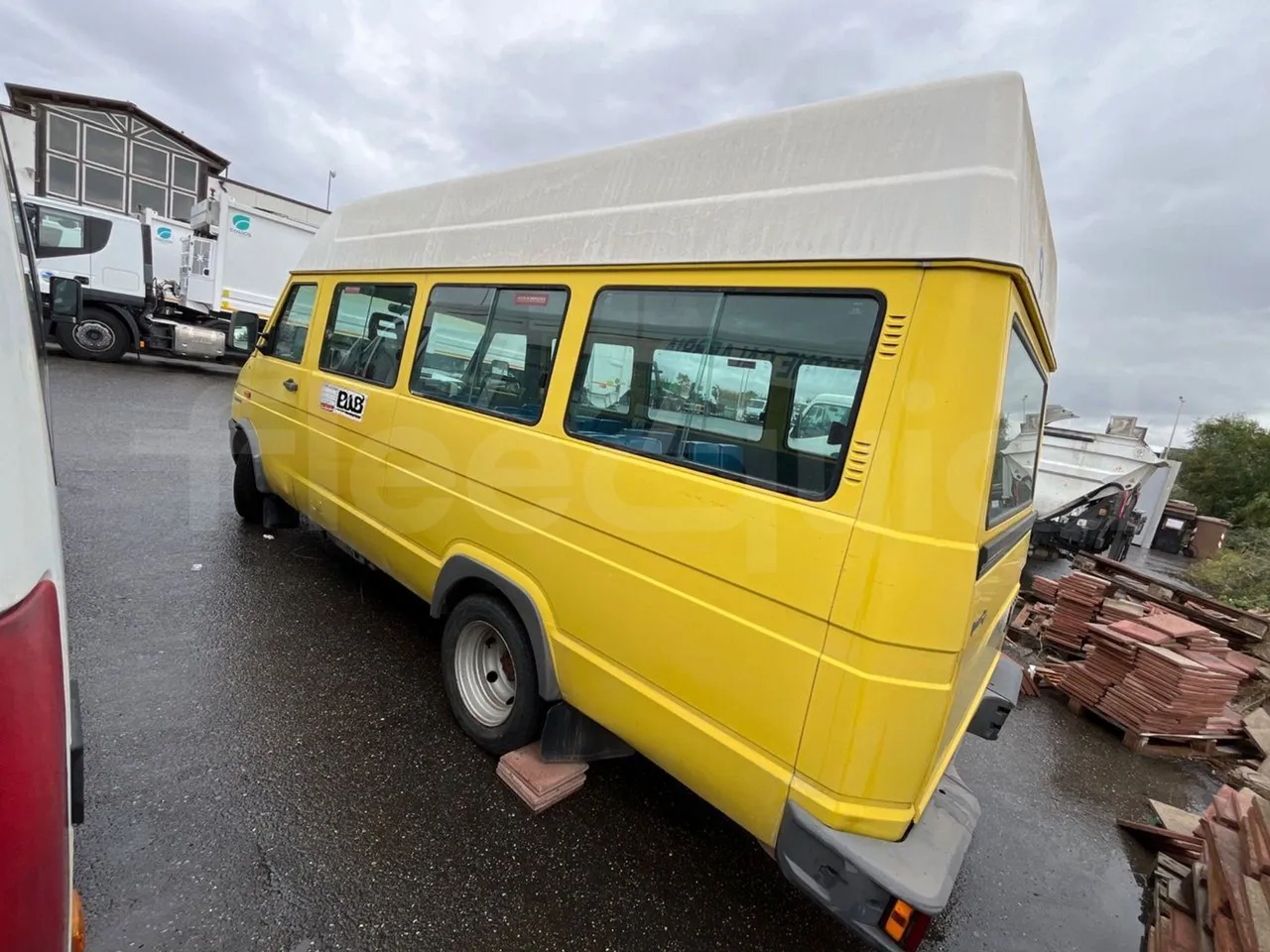 Iveco Turbo Daily A40E10 31 - EUR2 - 76kW - 5.970m - left side photo