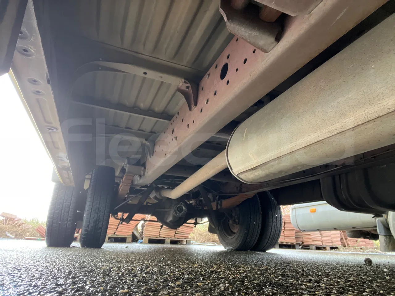 Iveco Turbo Daily A40E10 31 - EUR2 - 76kW - 5.970m - central undercarriage photo