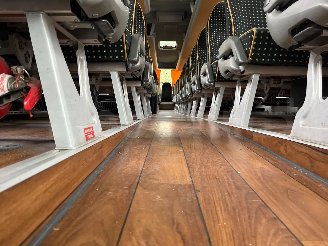 Man Lion's Coach R07 - Euro5 - 294kW - 12mt - seat brackets photo