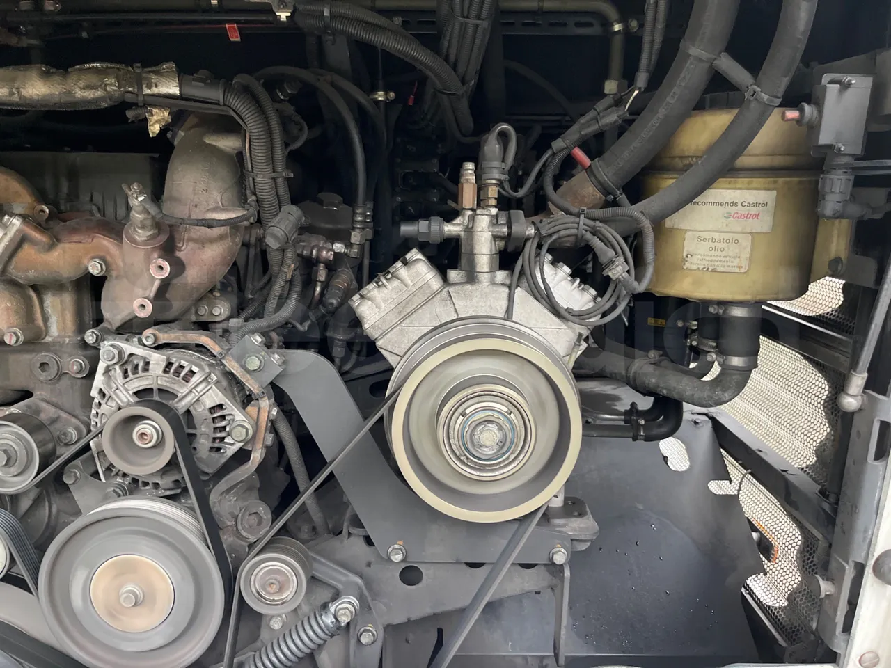 Man Lion's Coach R07 - Euro5 - 294kW - 12mt - air conditioning compressor