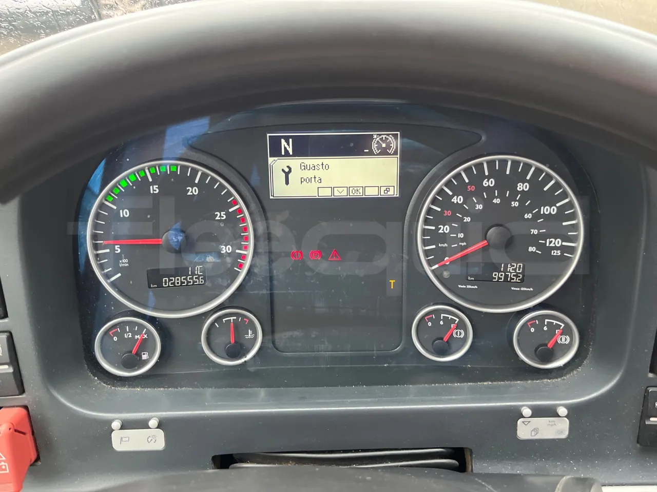 Man Lion's Coach R07 - Euro5 - 294kW - 12mt - dashboard lights on