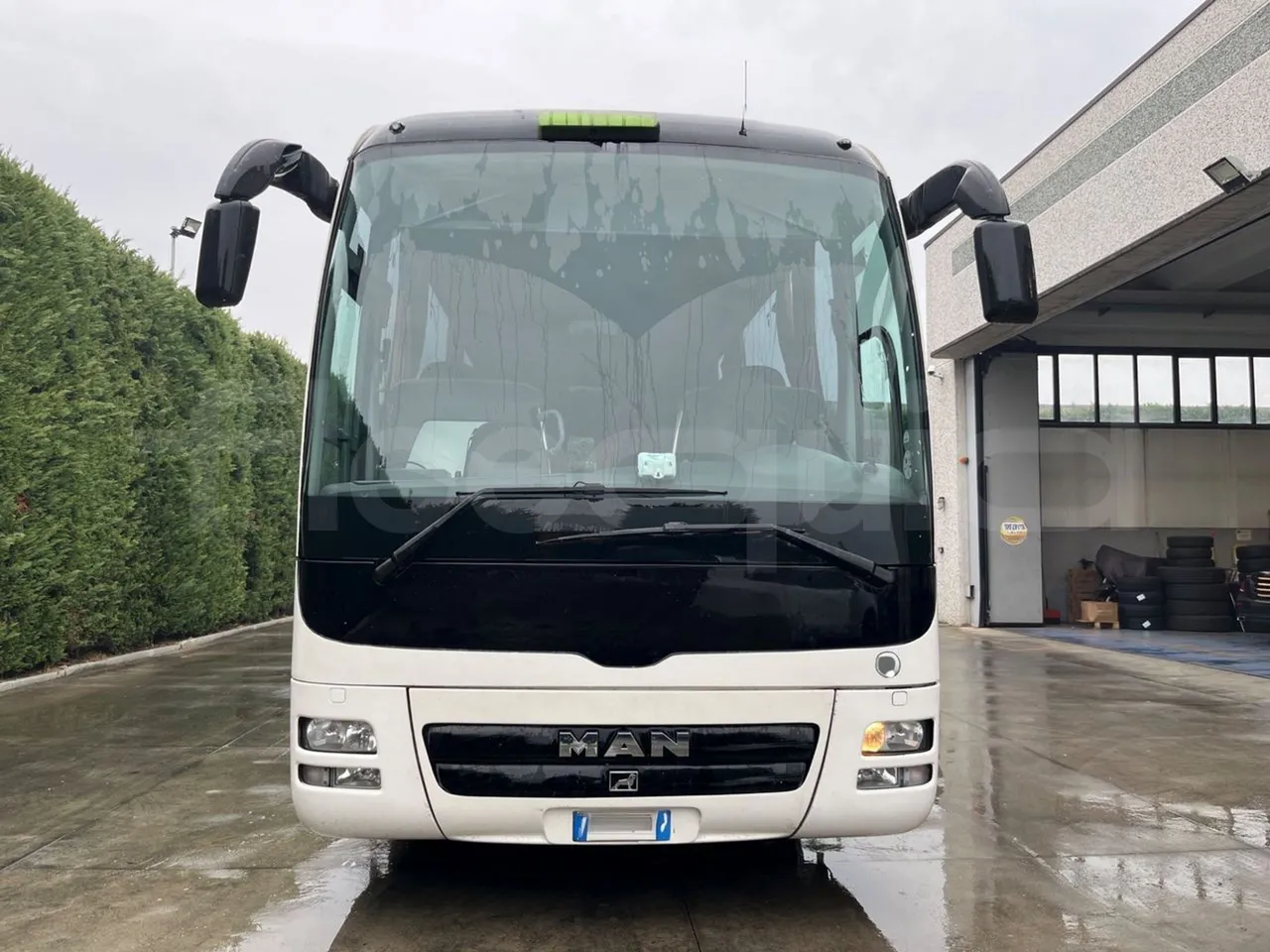 Man Lion's Coach R07 - Euro5 - 294kW - 12mt - front photo