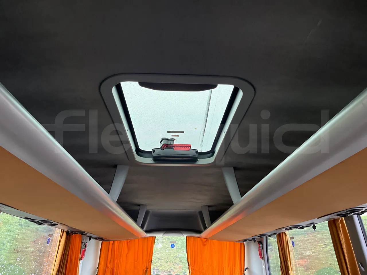 Man Lion's Coach R07 - Euro5 - 294kW - 12mt - roof hatch 1