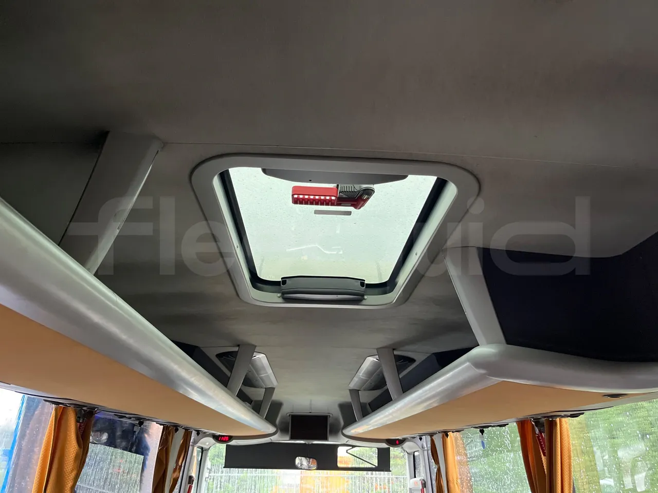 Man Lion's Coach R07 - Euro5 - 294kW - 12mt - roof hatch 2