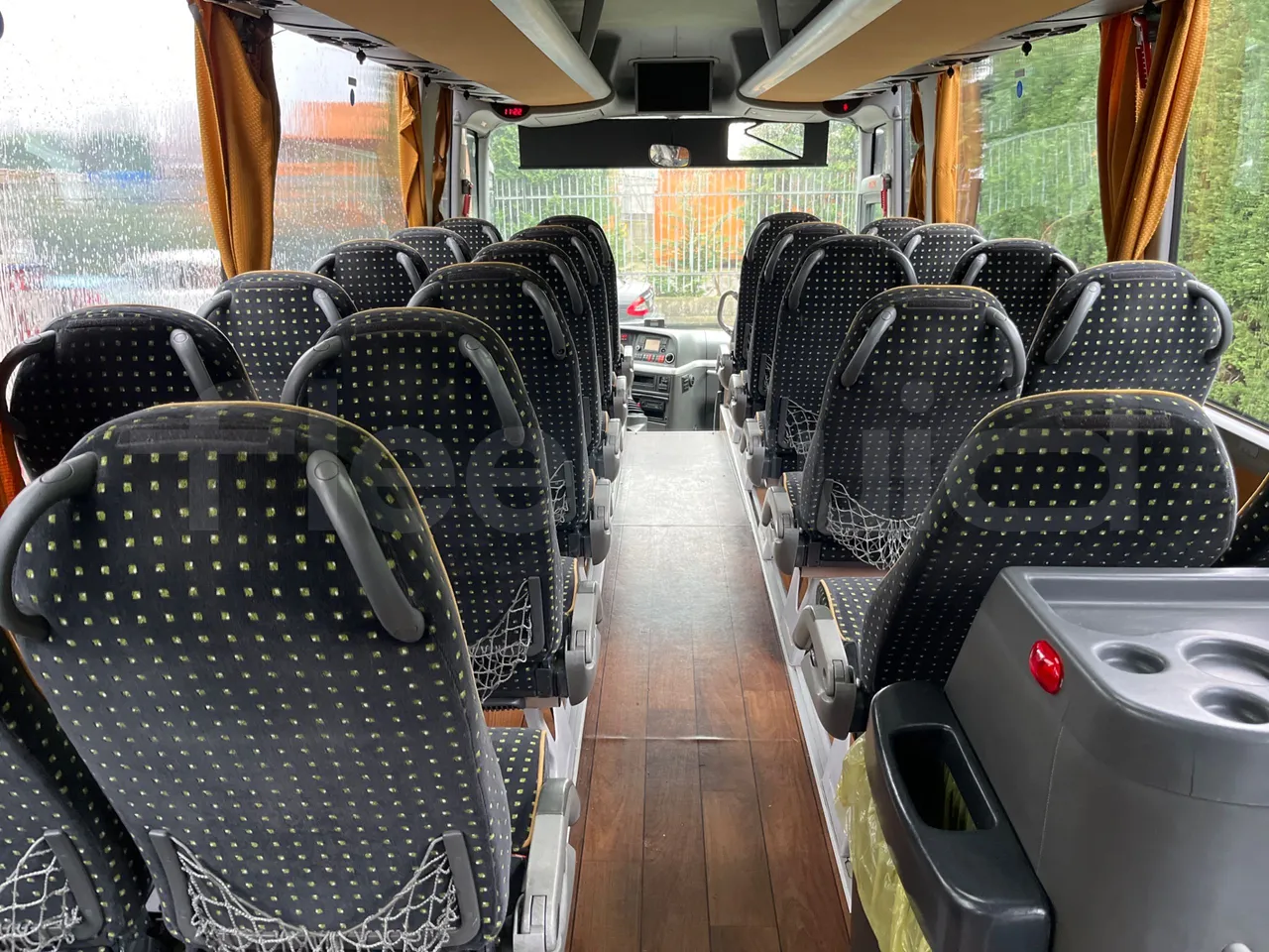 Man Lion's Coach R07 - Euro5 - 294kW - 12mt - forward view middle aisle