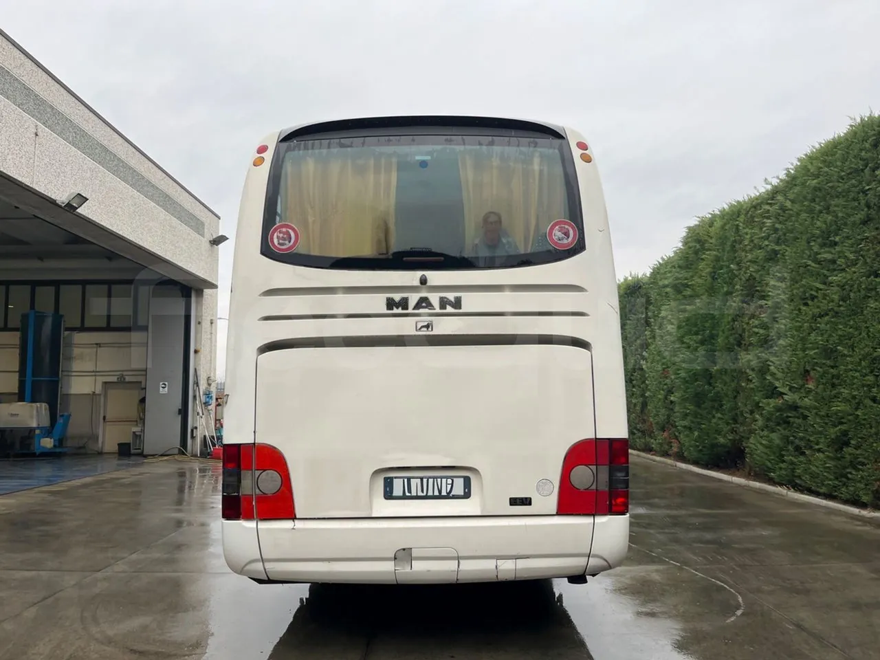 Man Lion's Coach R07 - Euro5 - 294kW - 12mt - rear hatch closed